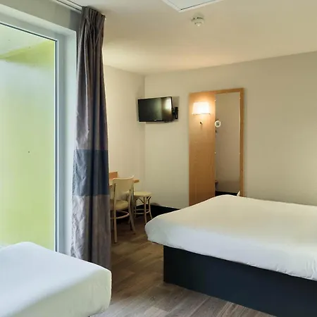 Paris Est Hotel