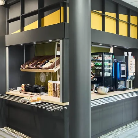 巴黎东博比尼大学民宿酒店 3*