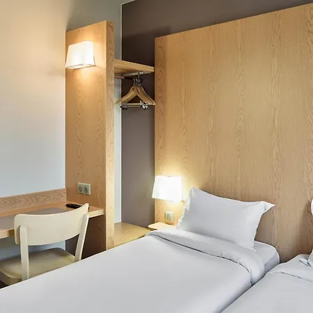 Paris Est Hotel