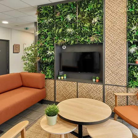 Paris Est Hotel 3*