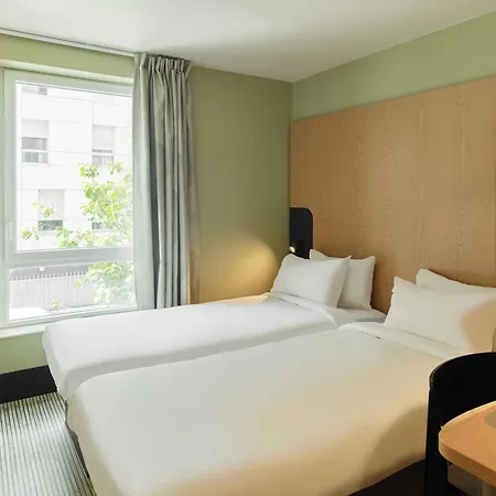 Otel Paris Est Universite Bobigny