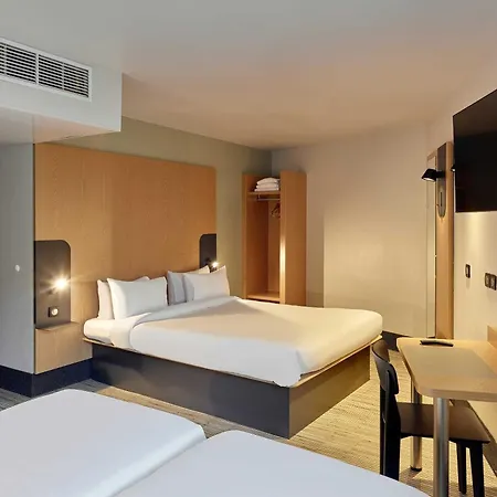 Paris Est Hotel