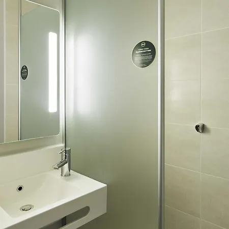 Paris Est Hotel 3*