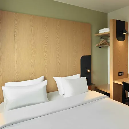 Otel Paris Est Universite Bobigny