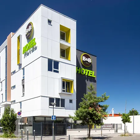 Paris Est Universite Otel 3*