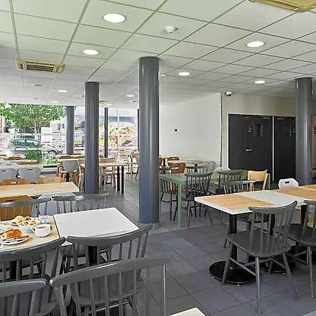 Paris Est Universite 3*