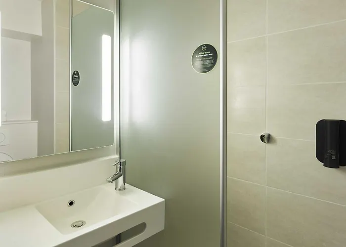 Paris Est Universite Hotel 3*