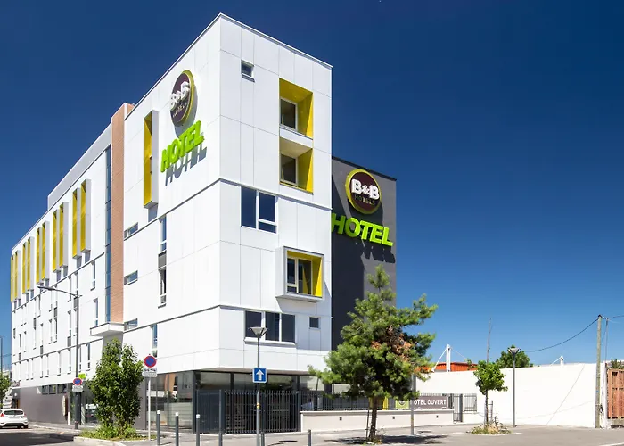 Paris Est Hotel 3*